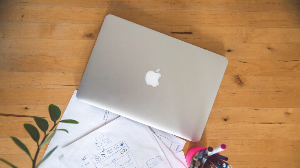 デザインについて示すためにMacBookを表した画像です